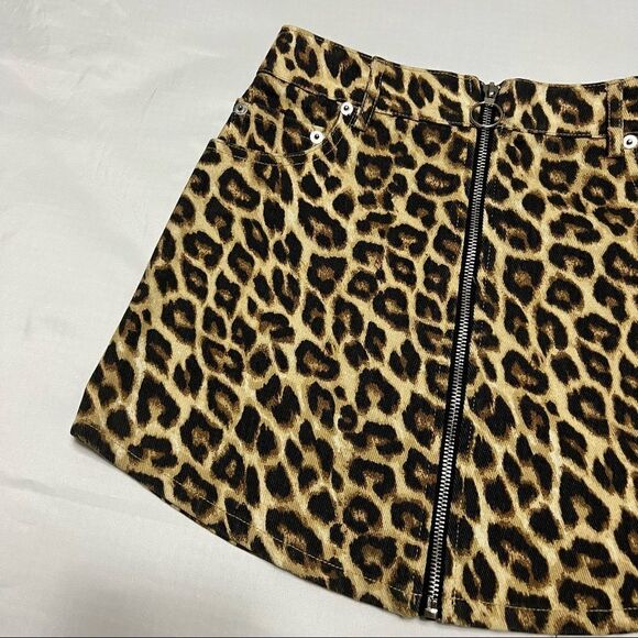 Forever 21 Leopard Print Denim Zip Up Mini Skirt Size Small - Picture 5 of 12